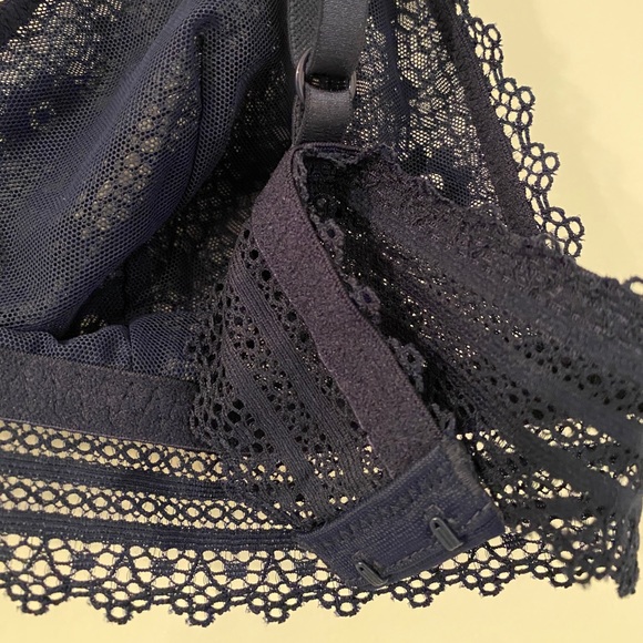 Victoria’s Secret Lace Strappy Triangle Bralette - Picture 7 of 7